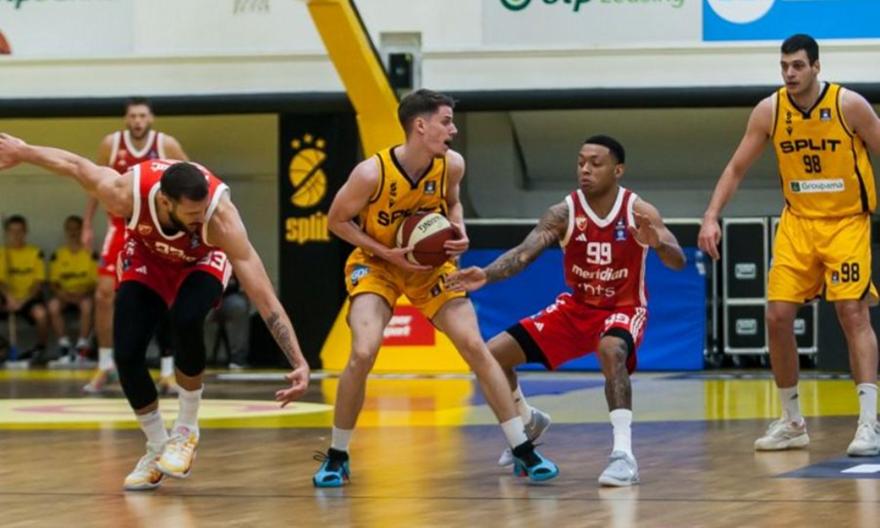 Σπλιτ-Ερυθρός Αστέρας 85-78: Σπουδαία νίκη υπό το βλέμμα του Κούκοτς