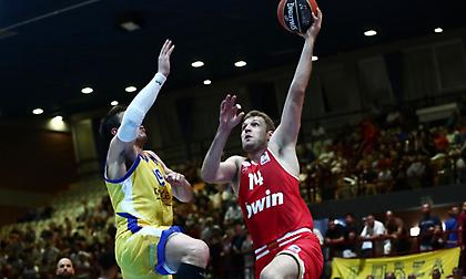 Βεζένκοφ: «Απαράδεκτη η εικόνα μας - Δεν μπορούμε να είμαστε… ξενερωμένοι για κάτι, έχουμε αλλά 33 ματς στην Ευρωλίγκα»