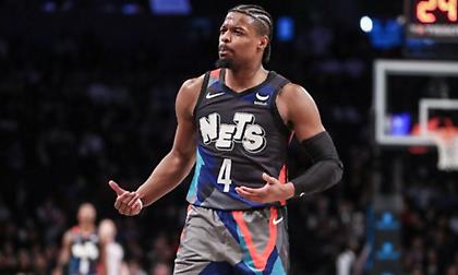 «Η Φενέρμπαχτσε πιέζει τον Ντένις Σμιθ Τζούνιορ να αποδεχθεί την πρότασή της»