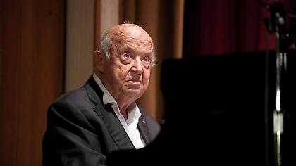 Μίμης Πλέσσας: Την Τρίτη 8 Οκτωβρίου στο Α’ Νεκροταφείο η κηδεία του