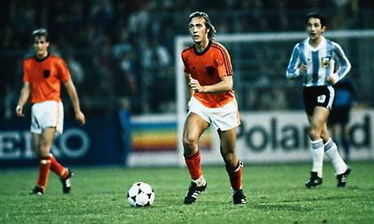 Πένθος στο παγκόσμιο ποδόσφαιρο: Πέθανε ο θρυλικός Γιόχαν Νέσκενς