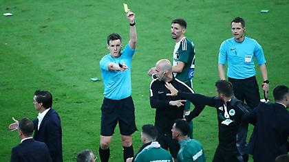 Ο Ρέτσος έγινε Τζολάκης και ο Ζίμπερτ διαιτήτευσε αγώνα χάντμπολ!