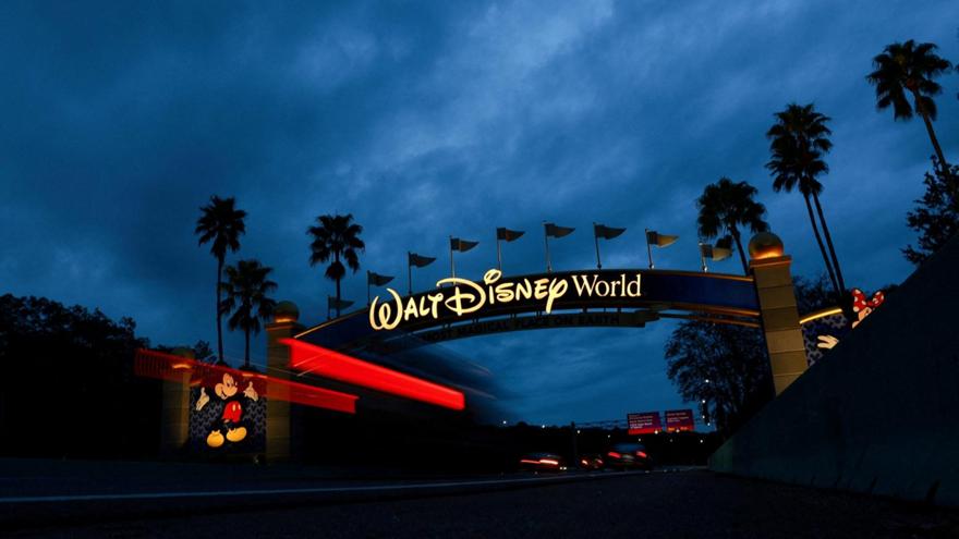 Τυφώνας Μίλτον: Η Φλόριντα ετοιμάζεται καθώς η καταιγίδα αναβαθμίστηκε στην Κατηγορία 5