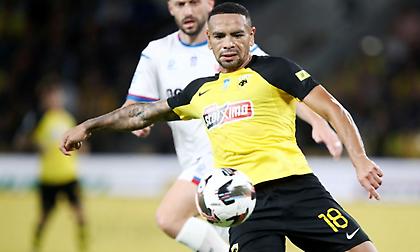 Προορίζει για αριστερό… εξτρέμ τον Κάλενς ο προπονητής της εθνικής Περού