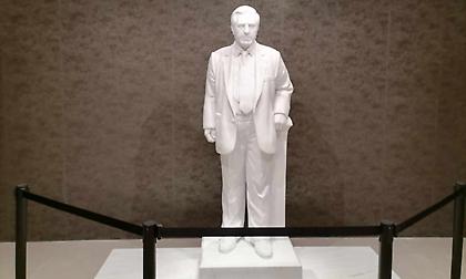 Παναθηναϊκός AKTOR: Το επιβλητικό άγαλμα του Παύλου Γιαννακόπουλου στην είσοδο των VIP στο ΟΑΚΑ!