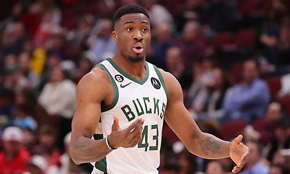 Αρίνας: «Θα προτιμούσα να δώσω 5 εκατ. στον Θανάση, παρά στον Τάκερ - Τουλάχιστον αυτός δεν δηλητηριάζει τα αποδυτήρια»