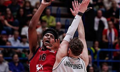 Γλίτωσε το κάζο από την Παρί στο τέλος η Αρμάνι