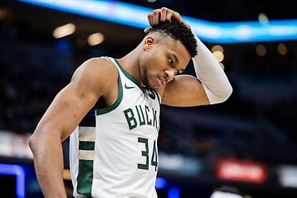 Τα έκανε... όλα κόντρα στους Λέικερς ο Αντετοκούνμπο!