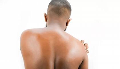 Ισπανία: Μπήκε γυμνός σε αστυνομικό τμήμα για να καταθέσει μήνυση - Πόσο πρόστιμο «έφαγε»