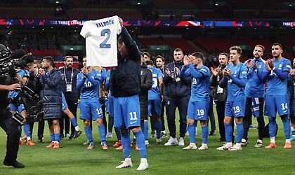 Καμιά φορά, οι υπερήρωες φοράνε φανέλα της Εθνικής