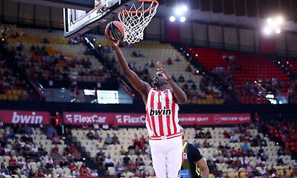 Επέστρεψε... φορτσάτος στη βασική πεντάδα του Ολυμπιακού ο Φαλ!