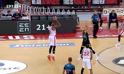 Τρέλανε το ΣΕΦ με τρίποντο και αποθεώθηκε ο «καυτός» Ράιτ!