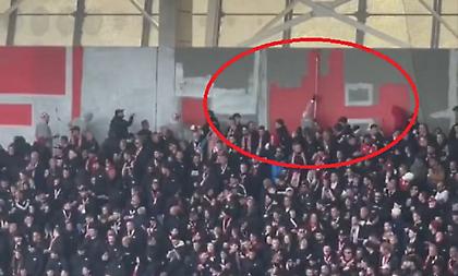 Απίθανο σκηνικό στο ντέρμπι της Θουριγγία: Είχαν ρολό και μπογιά στην εξέδρα κι έβαψαν τον τοίχο!