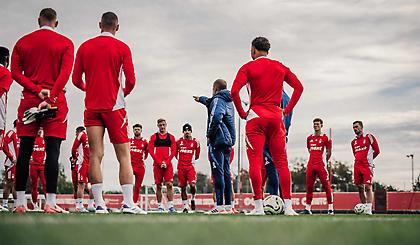 Η εντυπωσιακή και… πολυδάπανη μεταμόρφωση του προπονητικού της Νότιγχαμ!