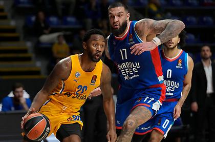 Κατέρρευσε στο φινάλε η Εφές απέναντι στη θριαμβεύτρια Μακάμπι του ήρωα Λι