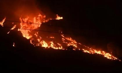 Ηράκλειο: Σε εξέλιξη επιχείρηση της πυροσβεστικής για κατάσβεση φωτιάς σε περιοχή του Δ. Μαλεβιζίου