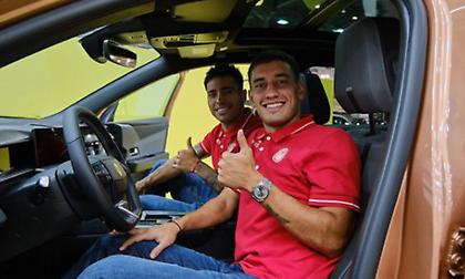 Στην έκθεση αυτοκινήτου Auto Athina ποδοσφαιριστές του Ολυμπιακού