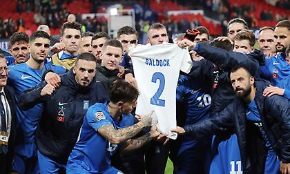 Σεβασμός στην Εθνική Ελλάδας: «Οι δημιουργοί της ιστορικής έκπληξης στο Γουέμπλεϊ την οδηγούν στην ελίτ»