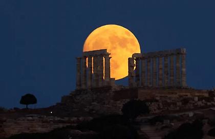 Απόψε το «φεγγάρι του κυνηγού», η υπέρ -πανσέληνος του Οκτωβρίου