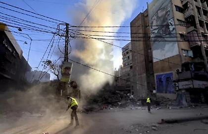 Με «ομοβροντία ρουκετών» εναντίον στρατιωτικής βάσης απάντησε η Χεζμπολάχ στους ισραηλινούς βομβαρδισμούς