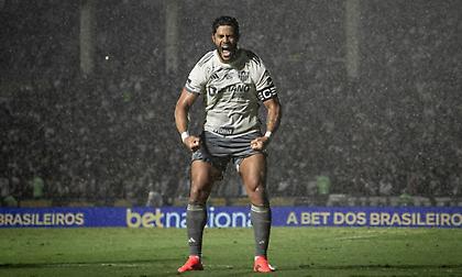 Το έχει ακόμη και στα 38: Γκολάρα πρόκρισης από Χουλκ