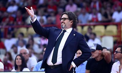 Πρόστιμο στον Τρινκιέρι για τα σχόλιά του περί διαιτησίας στο παιχνίδι με τον Ολυμπιακό