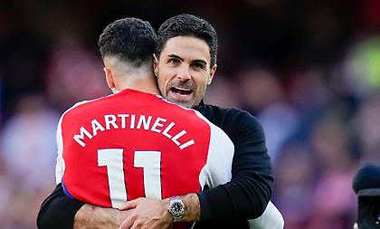 Μετά τους ληστές, ο Αρτέτα έκανε νέο «χουνέρι» στους παίκτες του με επαγγελματία του Freestyle Football!