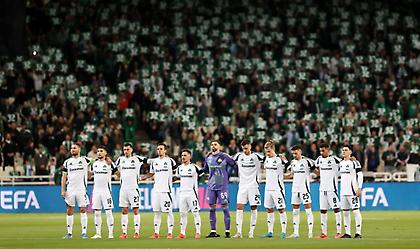 Εκκωφαντική σιωπή και παντού το «32» για τον Μπάλντοκ στην ενός λεπτού σιγή!