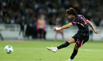 Το σουτ του Φέλιξ κόντραρε στον Μαξίμοβιτς και κατέληξε στα δίχτυα του Ντραγκόφσκι για το 3-0 της Τσέλσι