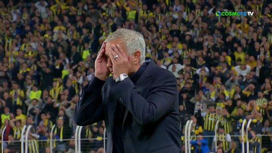 Φενέρμπαχτσε-Γιουνάιτεντ: Η αντίδραση και η αποβολή του Μουρίνιο