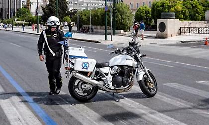 Κυκλοφοριακές ρυθμίσεις την Κυριακή για τη λαμπαδηδρομία - Ποιοι δρόμοι κλείνουν