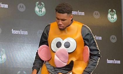 Πήγε ως «κύριος πατάτας» ο Αντετοκούνμπο στη συνέντευξη Τύπου μετά την ήττα από τους Μπουλς-Ο λόγος που το έκανε!