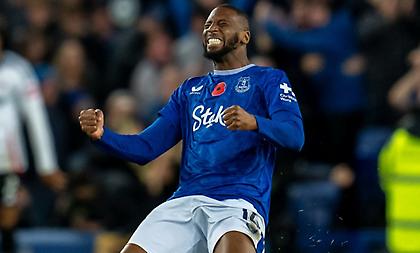 Έβερτον σκληρή για να... πεθάνει γλίτωσε την ήττα από τη Φούλαμ με ήρωα Μπέτο!