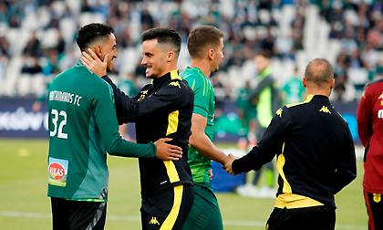 Το θερμό τετ-α-τετ του Χουάνκαρ με Ζέκα, Μάγκνουσον και Κώτσιρα στο ΟΑΚΑ