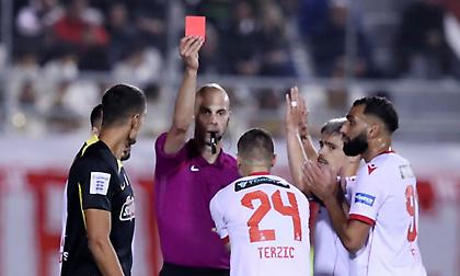 Τελικά πόσα λάθη έκαναν οι διαιτητές στο Πανσερραϊκός-ΑΕΚ;