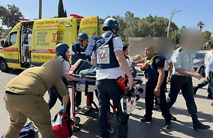 Τρομοκρατική επίθεση σε στάση λεωφορείου κοντά στο Τελ Αβίβ - Δεκάδες τραυματίες