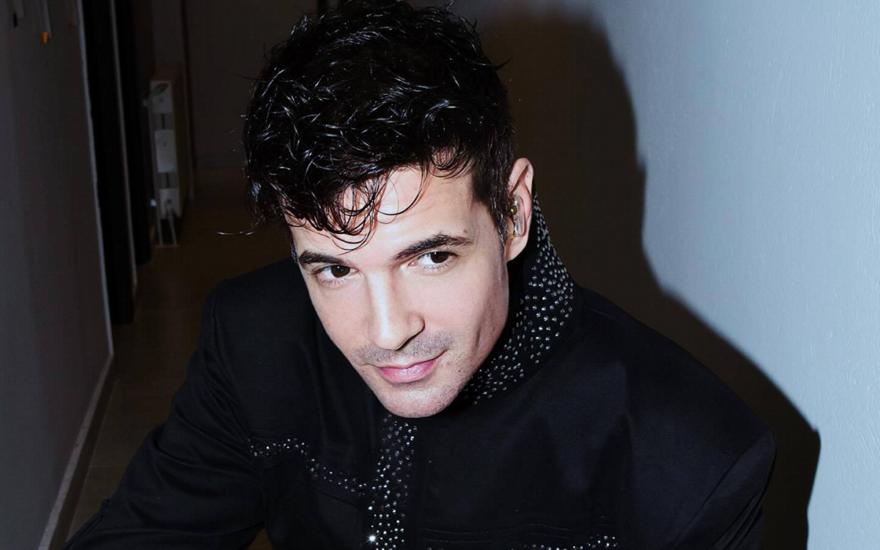 Ο Νίνο αποκάλυψε την ιστορία πίσω από το τραγούδι «Μεγάλος Έρωτας»