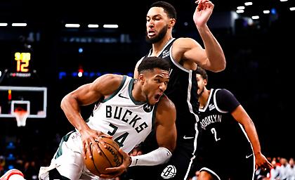 Το νέο double-double του Γιάννη, που δεν ήταν αρκετό για τους Μπακς στο Μπρούκλιν