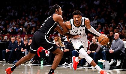 Τα βρήκαν «σκούρα» στο Μπρούκλιν οι Μπακς, παρά το double-double του Γιάννη