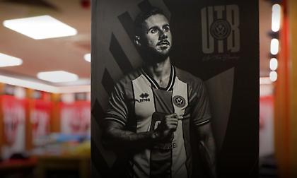 Σέφιλντ: Εξαντλήθηκε και επανακυκλοφορεί  το match programme προς τιμήν του Μπάλντοκ!