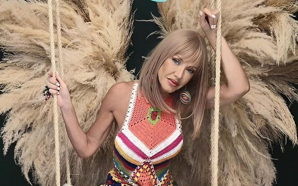 Η Γεωργία Σιακαβάρα απαντάει, χωρίς φόβο, στο πόσες πλαστικές έχει κάνει…