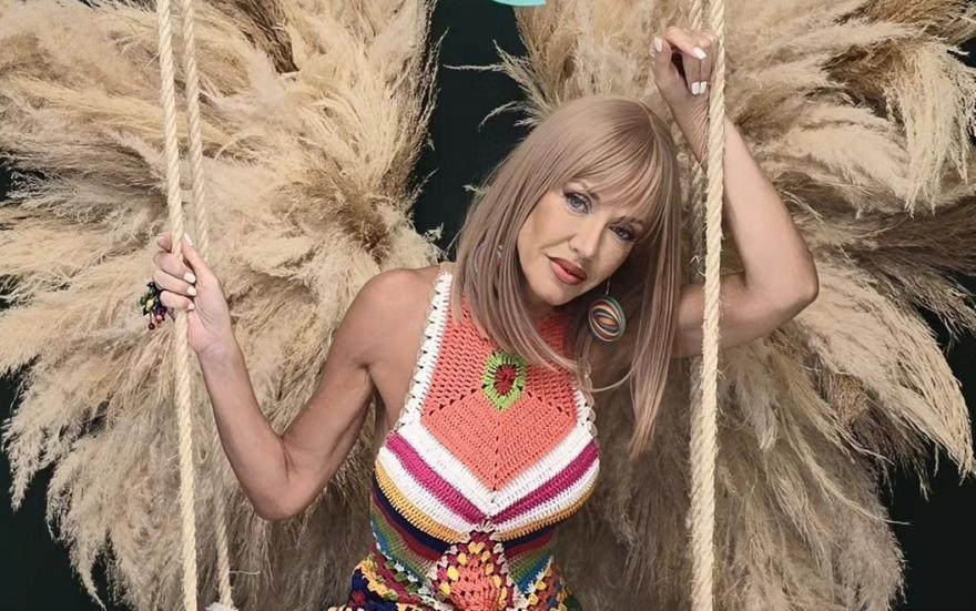 Η Γεωργία Σιακαβάρα απαντάει, χωρίς φόβο, στο πόσες πλαστικές έχει κάνει…