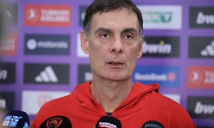 Μπαρτζώκας: «Ο Φουρνιέ πήρε ξημερώματα τηλέφωνο για ένα play - Δεν υπάρχει πιθανότητα να μην παίξει καλά στον Ολυμπιακό»