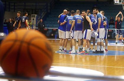 Ηρακλής-Δόξα Λευκάδας: Εκκένωση γηπέδου μετά από φτύσιμο σε διαιτητή