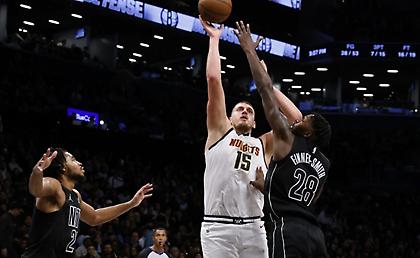 Ο «τριπλός» Γιόκιτς και ο Ντόντσιτς οδήγησαν σε νίκες Νάγκετς και Μάβερικς