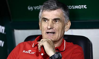 Μεντιλίμπαρ: «Πρέπει να βρούμε λύση για τις κλειστές άμυνες - Οι παλιοί παίκτες να δείξουν τον δρόμο στους καινούργιους»