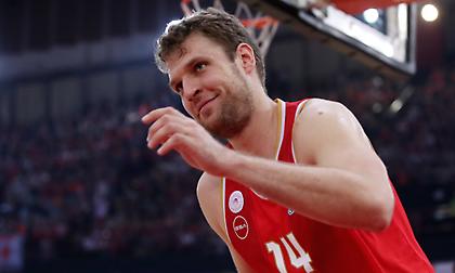 Θρυλική άμυνα «έπνιξε» την Μπαρτσελόνα στο καμίνι του ΣΕΦ!