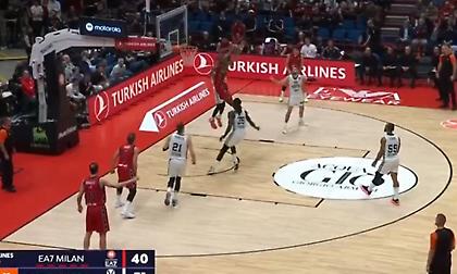 Απίθανο κάρφωμα του… ιπτάμενου Νίμπο