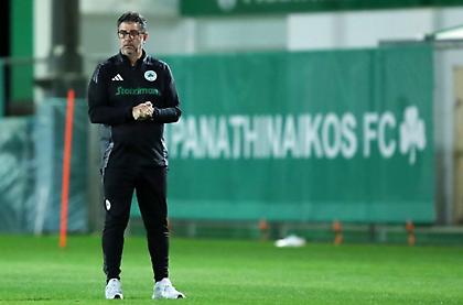 Ασκήσεις ανάπτυξης και στατικές φάσεις στη δεύτερη προπόνηση του Ρουί Βιτόρια στον Παναθηναϊκό