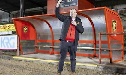 «Ελπίζω οι ώρες στο FM να πιάσουν τόπο»: Ένας… podcaster θα καθίσει στον πάγκο της Άλμπιον Ρόβερς!